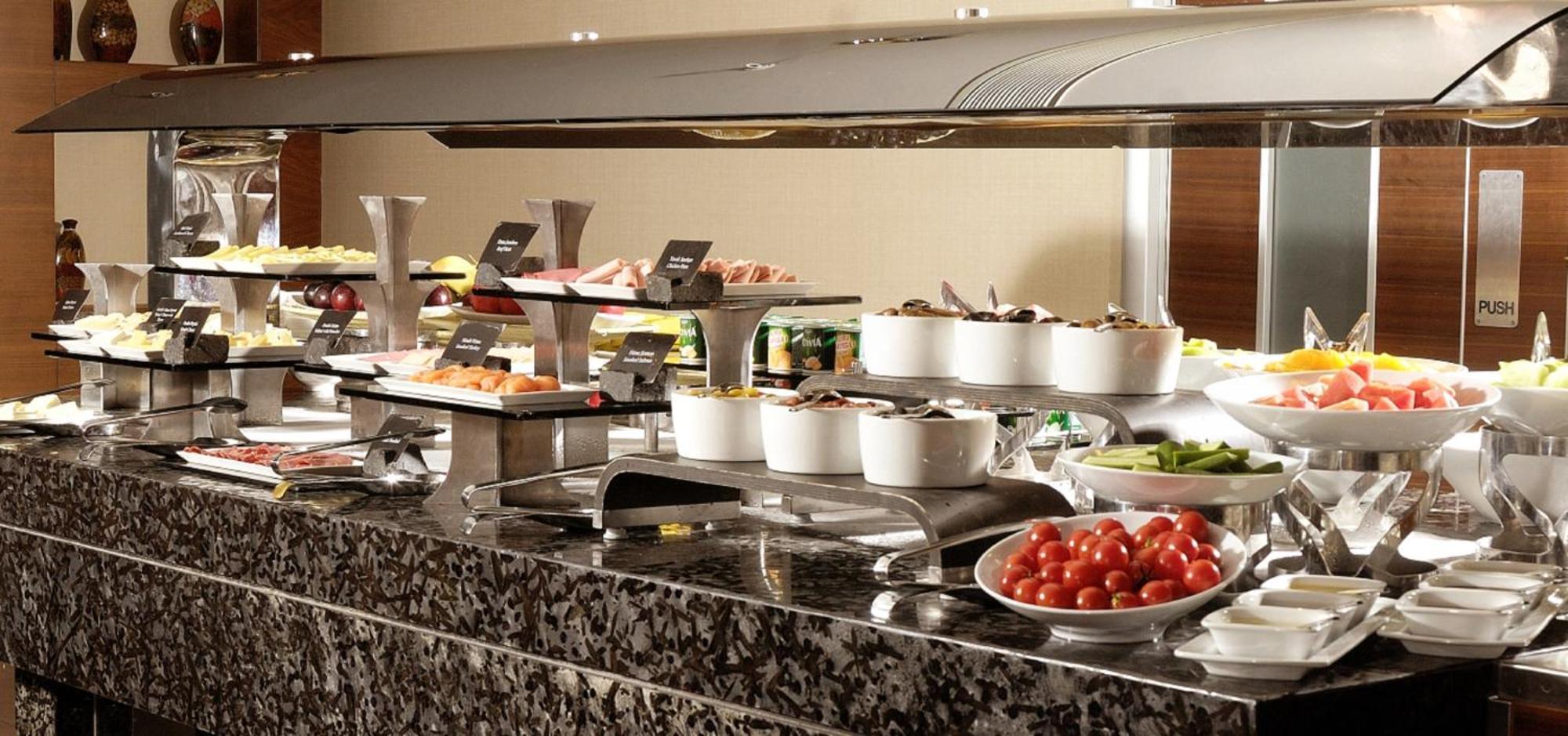 Sheraton Istanbul Atakoy Hotel Eksteriør billede A buffet