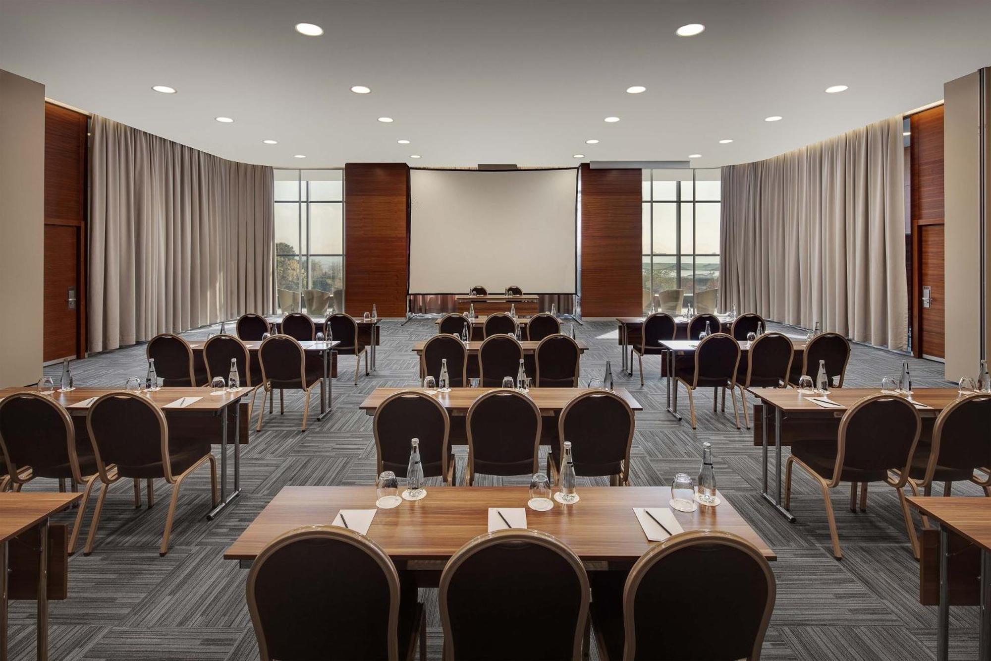 Sheraton Istanbul Atakoy Hotel Eksteriør billede Meeting room