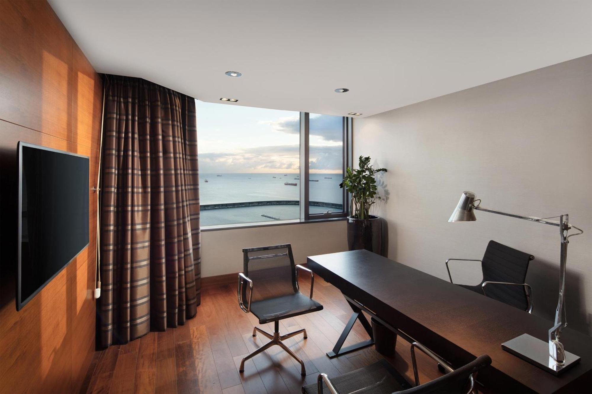 Sheraton Istanbul Atakoy Hotel Eksteriør billede Office at the Westin Harbour View
