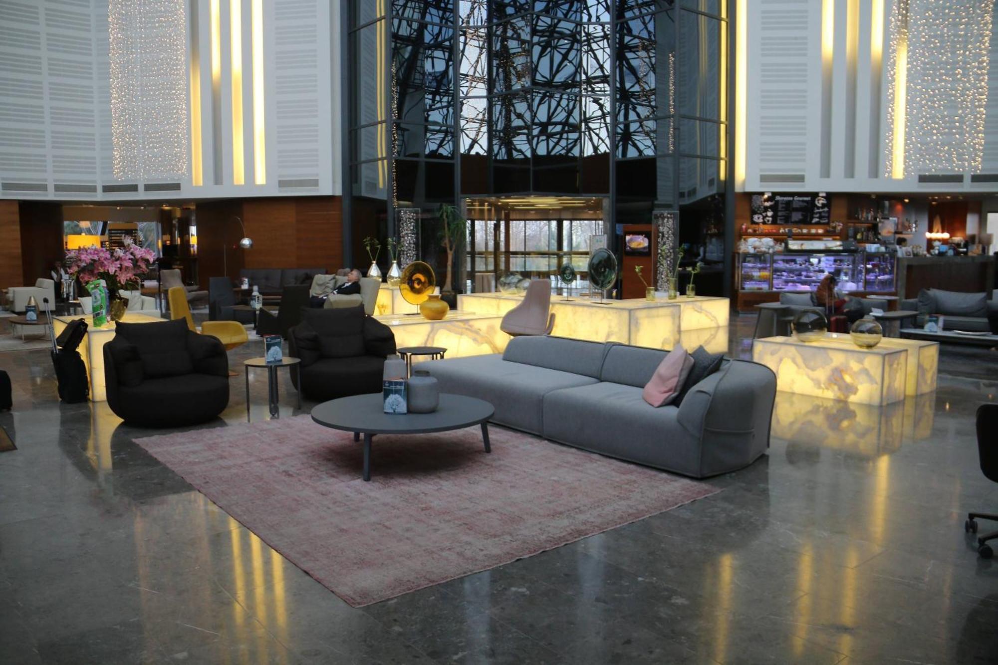 Sheraton Istanbul Atakoy Hotel Eksteriør billede The lobby of the hotel
